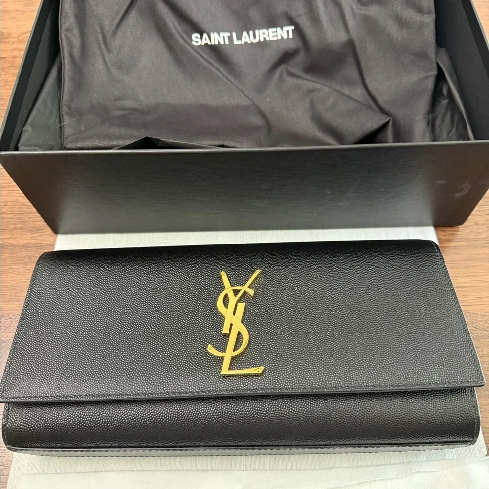 YSL KATE CLUTCH IN GRAIN DE POUDRE LEATHER - Picture 1 of 8